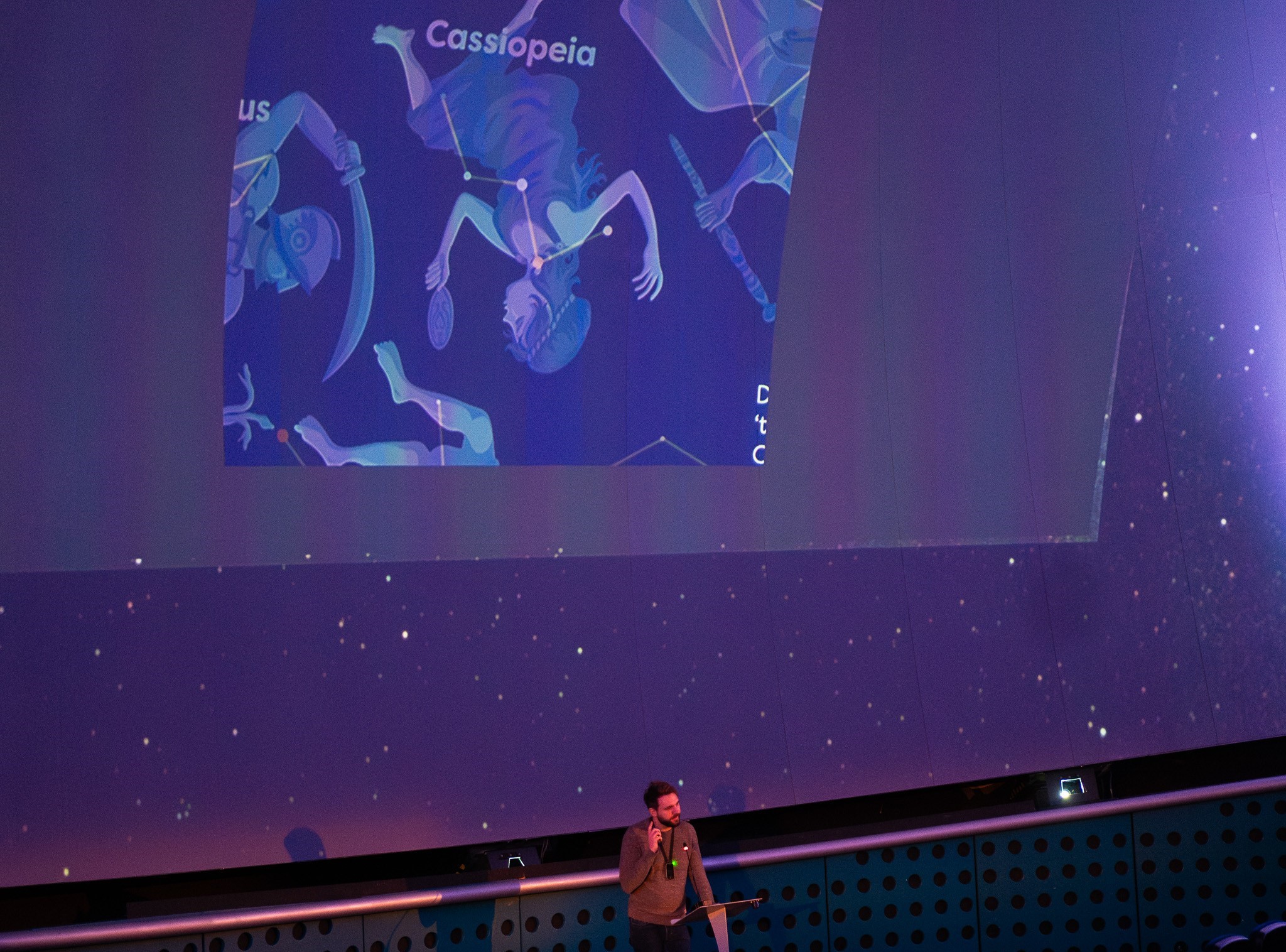 Tom Kerss presenting his talk about his book in the planetarium at the National Space Centre 