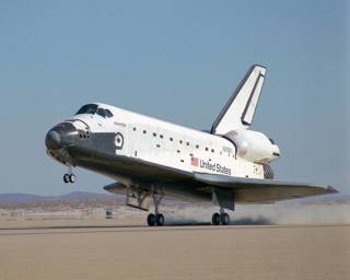 Space Shuttle Atlantis landing 3rd December 1985 at Edwards Ari Force Base, California, USA.